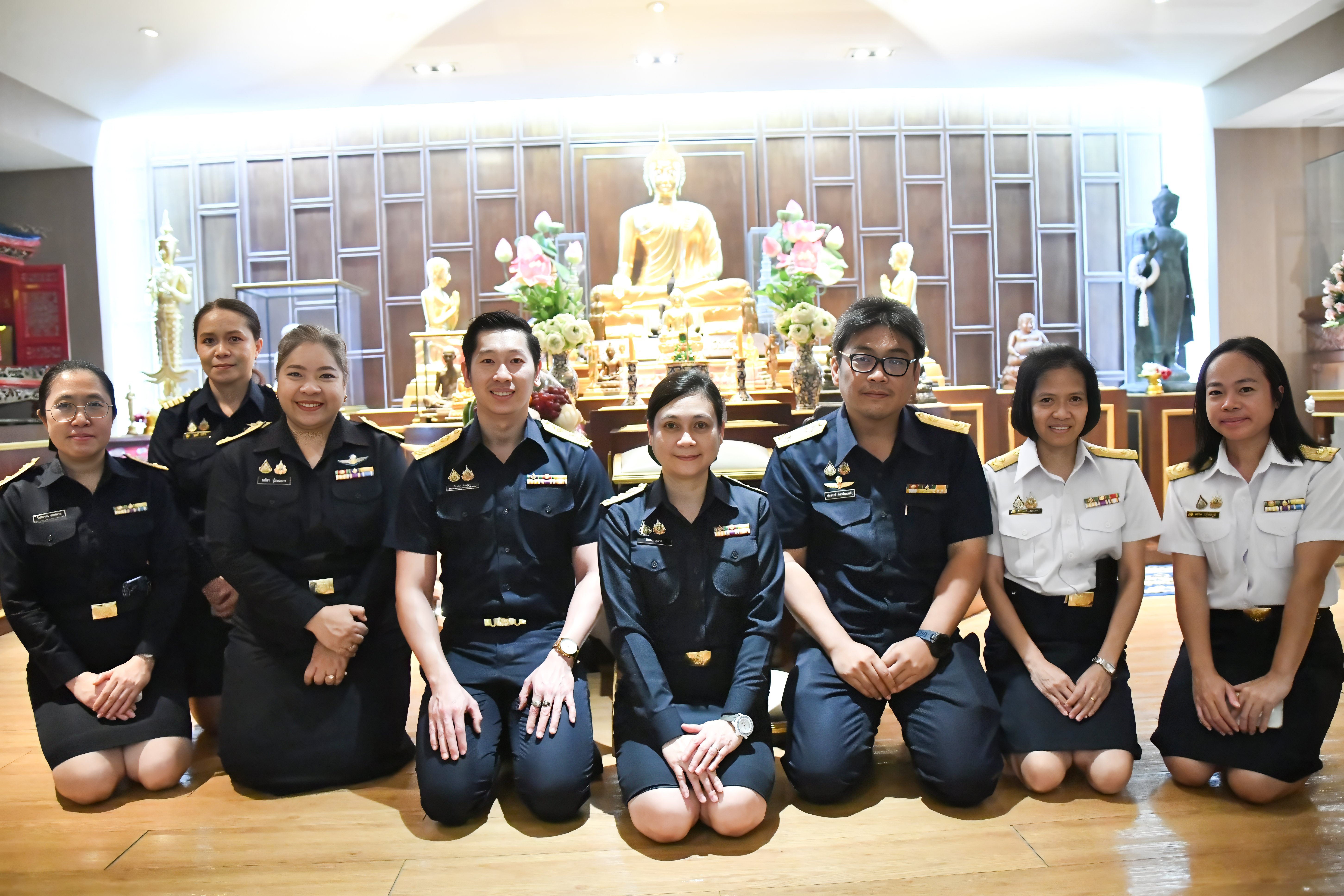 นางสาวสิริฉัตร ภู่ภักดี รองอธิบดีกรมธนารักษ์ เข้าสักการะสิ่งศักดิ์สิทธิ์ประจำกระทรวงการคลัง และสิ่งศักดิ์สิทธิ์ประจำกรมธนารักษ์ เนื่องในโอกาสเข้ารับตำแหน่งรองอธิบดีกรมธนารักษ์
