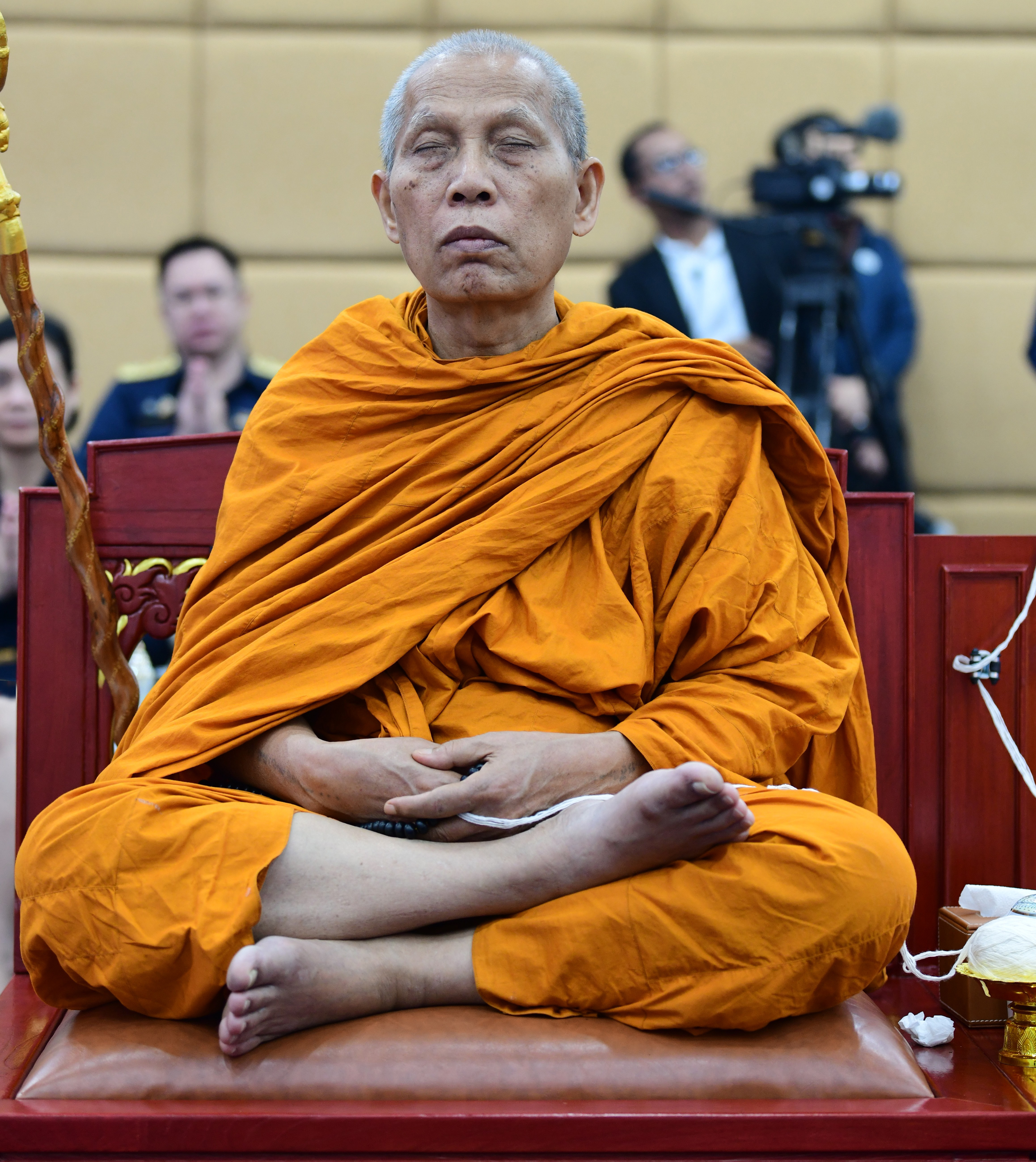 อธิบดีกรมธนารักษ์ พร้อมผู้บริหารกรมธนารักษ์ สักการะสิ่งศักดิ์สิทธิ์ประจำกรมธนารักษ์ เนื่องในโอกาสวันคล้ายวันสถาปนากรมธนารักษ์ ครบ 93 ปี
