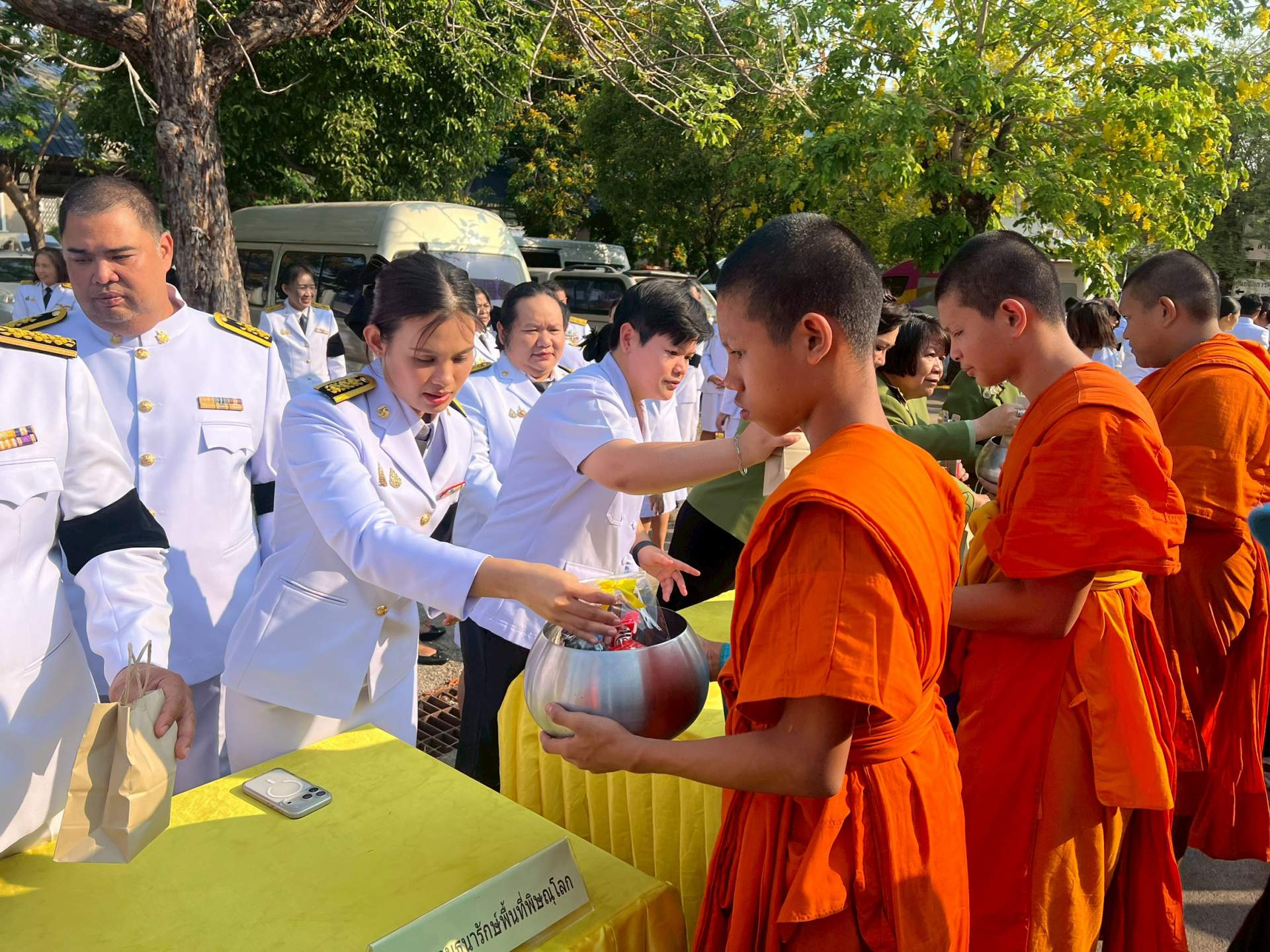 เมื่อวันที่ 29 เม.ย 2569 สำนักงานธนารักษ์พื้นที่พิษณุโลก ได้เข้าร่วมกิจกรรมเฉลิมพระเกียรติเนื่องในวันคล้ายวันประสูติ สมเด็จพระเจ้าลูกยาเธอ เจ้าฟ้าธีปังกรรัศมีโชติฯ และพิธีเจริญพระพุทธมนต์ และทำบุญตักบาตรถวายพระราชกุศล ณ ศาลากลางจังหวัดพิษณุโลก